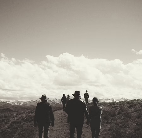 photo-1641361387113-b8e17f45a692 1